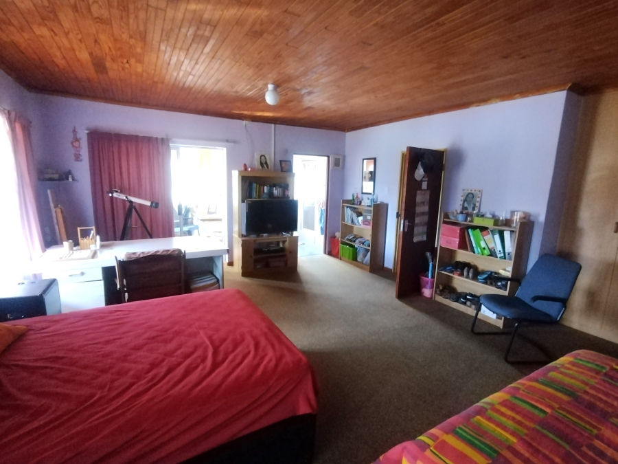 6 Bedroom Property for Sale in Kruisfontein Eastern Cape